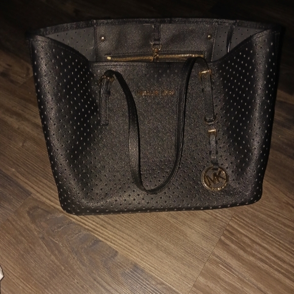 MICHAEL Michael Kors Handbags - MICHAEL KORS BLACK HANDBAG PURSE SHOULDER BAG EXC SHAPE